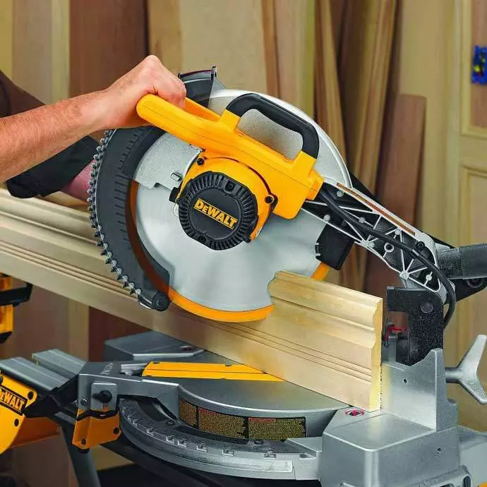 DEWALT DW715 Compound Miter Saw