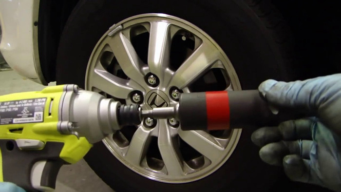 Best Cordless Impact Wrench For Lug Nuts