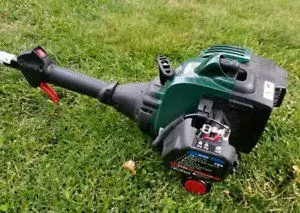 types of commercial weed eaters