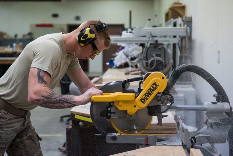 What is the Best Way to Cut Ceramic Tile with a Wet Saw?